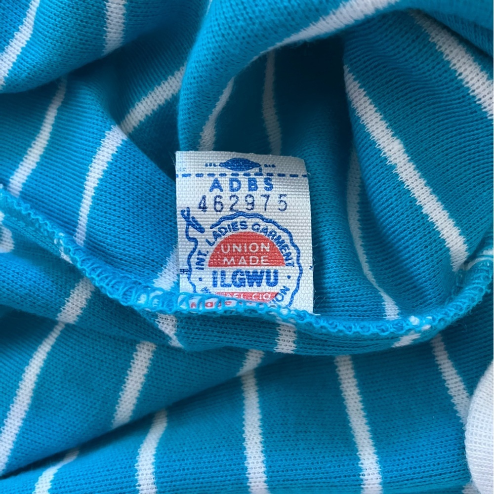 VTG 90s Women’s Striped V-neck Tennis Tshirt Preppy Sz. M Teal White Puff Sleeve - Picture 4 of 5